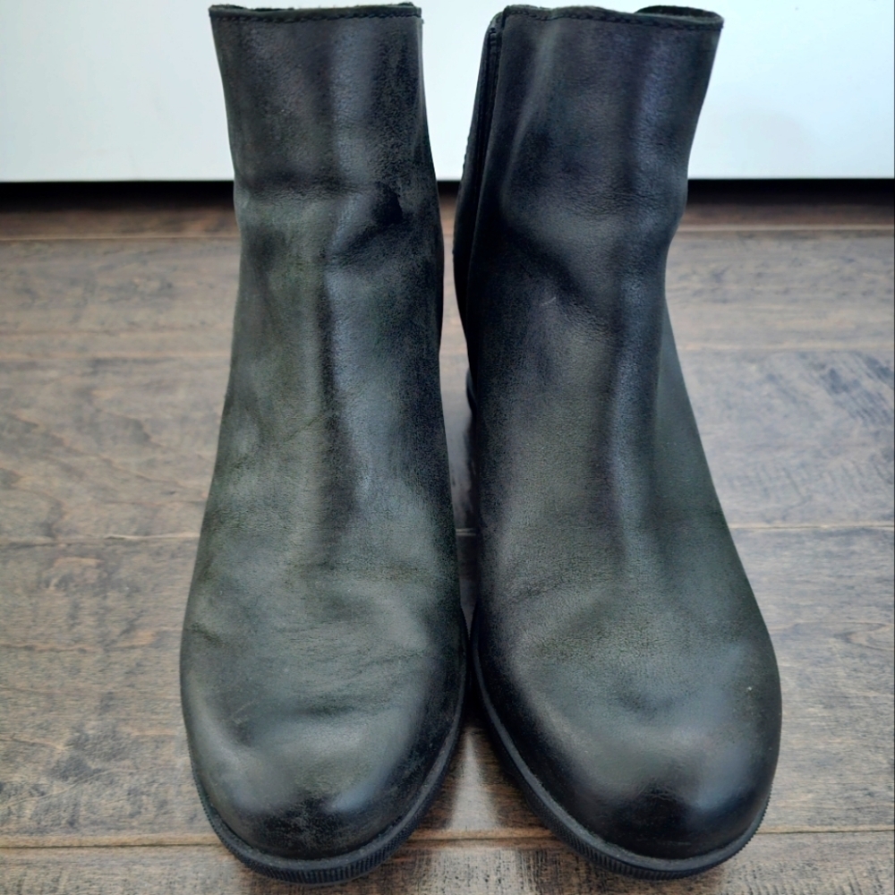 Sorel Black Evie II Soft Leather Women's Zip Bootie sz 9